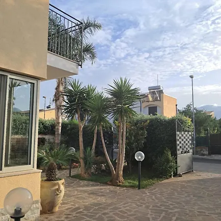 Villa Cavalluccio Marino Con Piscina Idromassaggio Carini
